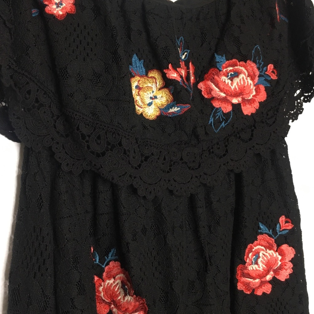 Floral Off-Shoulder Black Dress - Picture 3 of 9